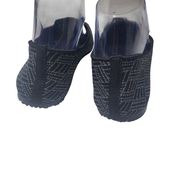 Skechers Pointed Toe Loafer Flat Air-Cooled Memory Foam Size 7 Knit Gray Black - Picture 9 of 14